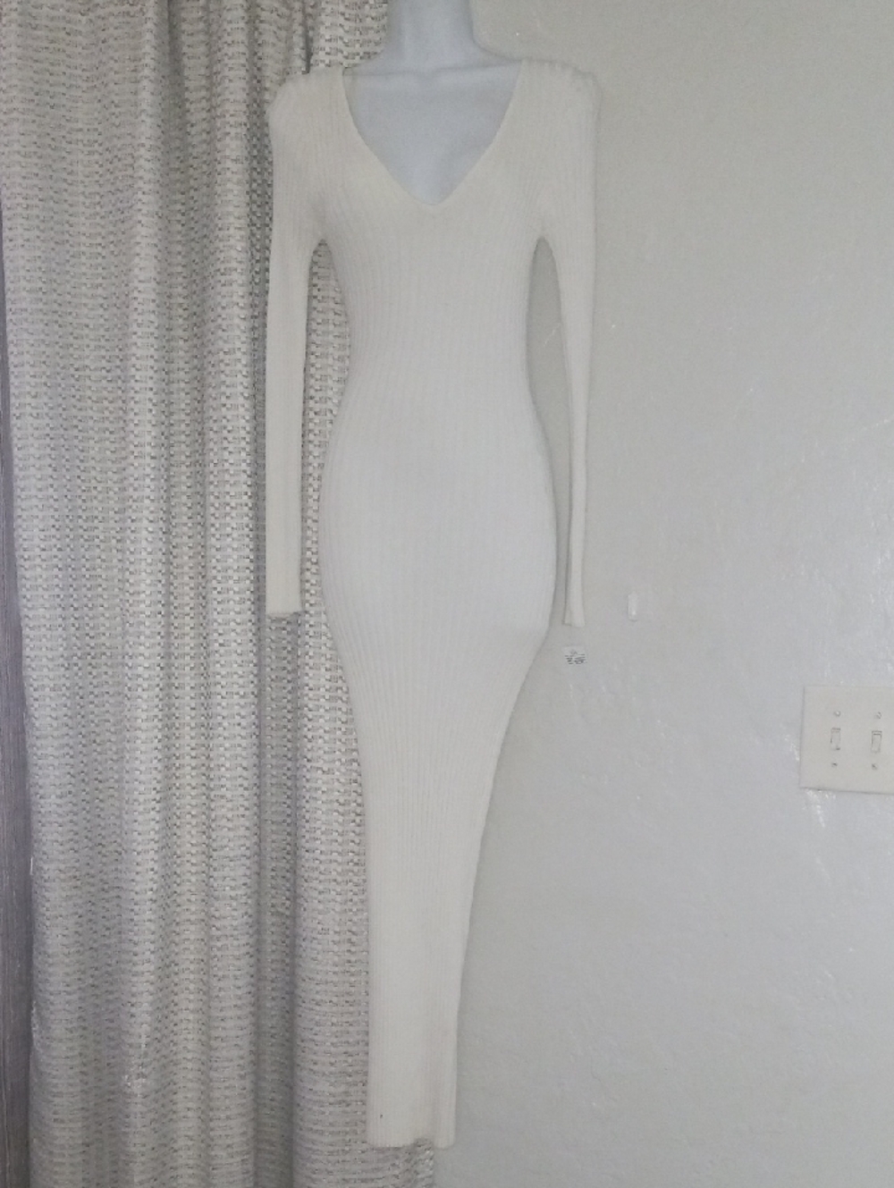 Slim Ribbed V-Neck Long Sleeve Midi Dress in White